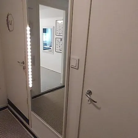 Maalaisromanttinen Sara Huoneisto
